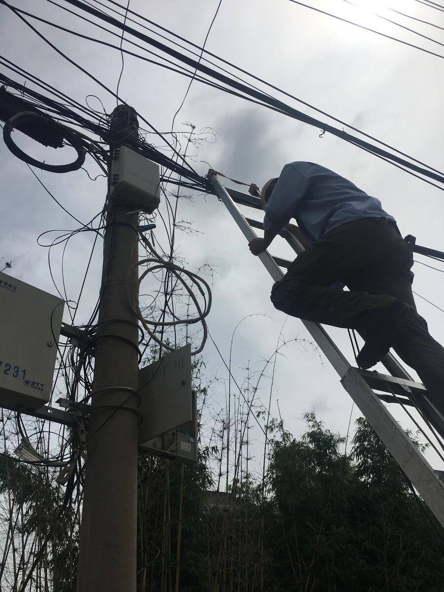 昆明杨林大树营政务办公区监控系统检修与维护工程现场实拍