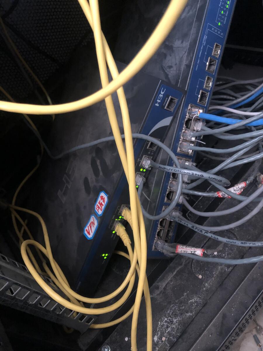 昆明杨林工业园区万里化工全厂区防爆光缆与监控工程现场实拍