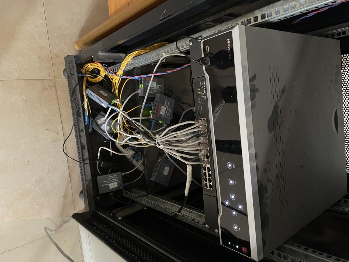 昆明杨林装备制造园公租房小区超清视频监控维修工程现场实拍