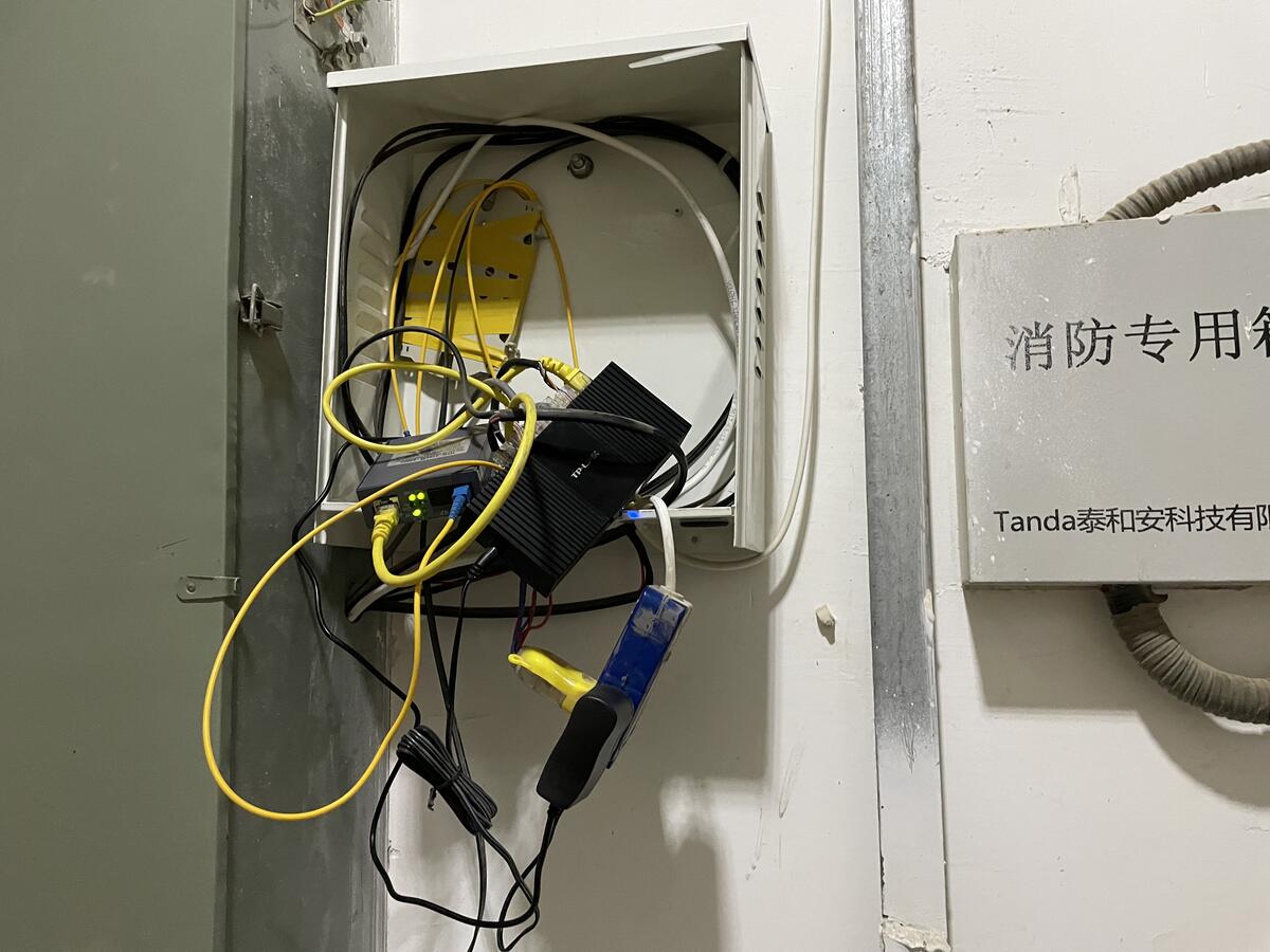 昆明杨林装备制造园公租房小区超清视频监控维修工程现场实拍