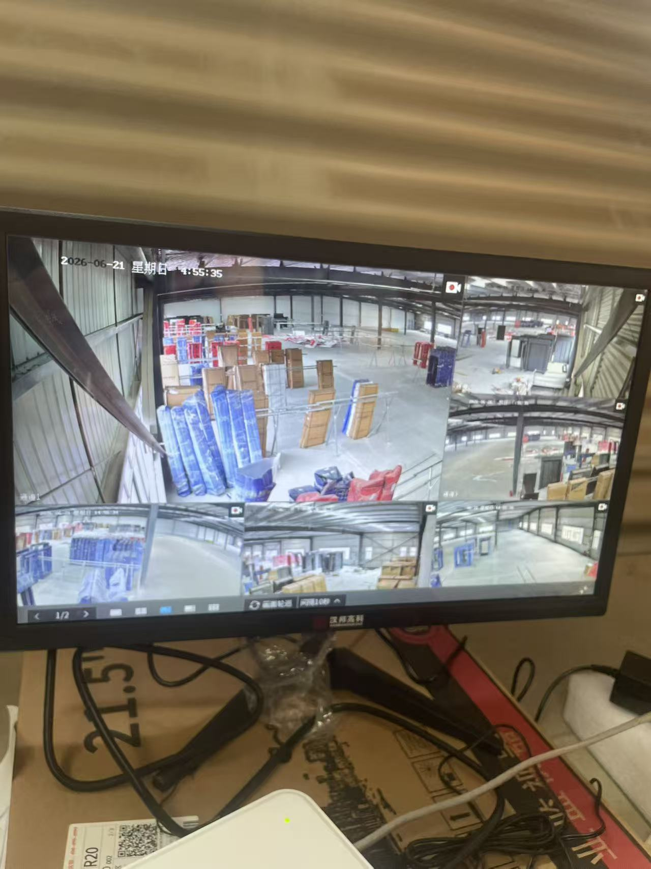 昆明杨林德斯杰门业大型生产厂房视频监控系统工程现场实拍